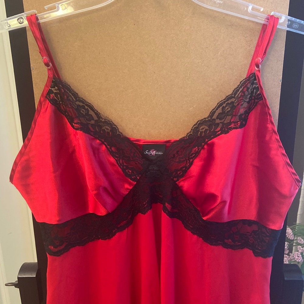 NWOT Secret Treasures satin with lace open chemise XL